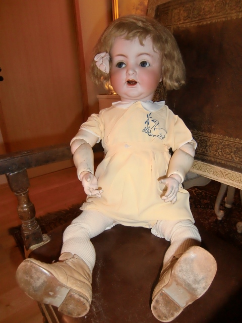 xxM872M Baby Dress used by Emma Alice Shelton born September 22 1917